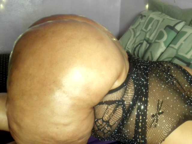 Big-Ass-Wilma live cam on BongaCams