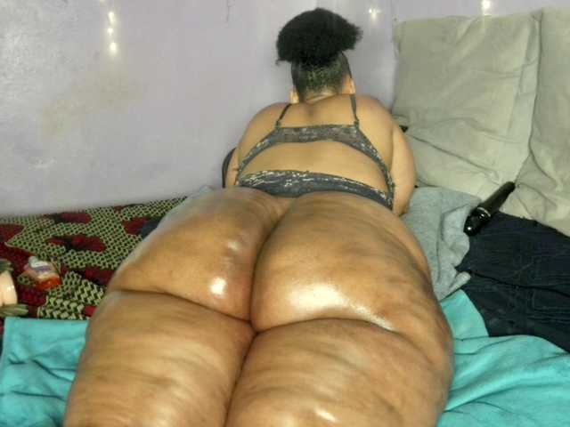 Big-Ass-Wilma live cam on BongaCams