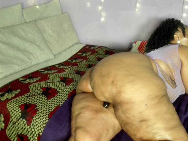 Big-Ass-Wilma live cam on BongaCams