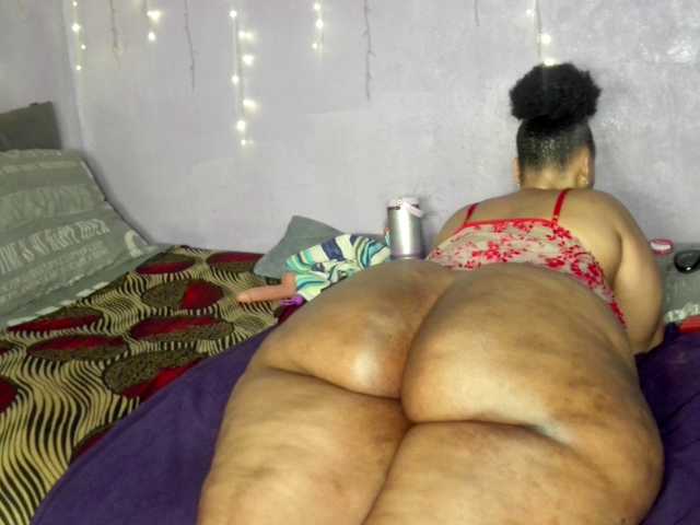 Big-Ass-Wilma, en vivo ahora en BongaCams