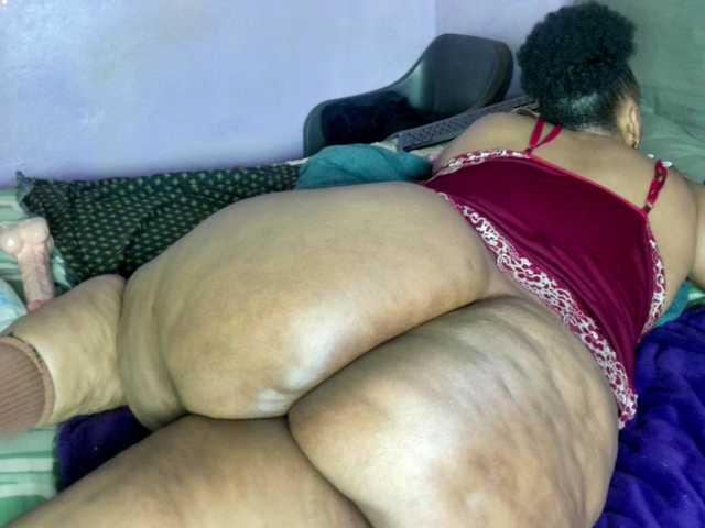Big-Ass-Wilma live webcam show