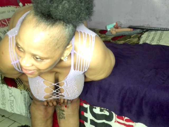 Big-Ass-Wilma, en directo ahora en BongaCams