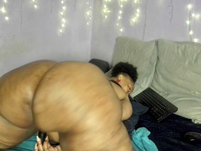 Big-Ass-Wilma live cam on BongaCams