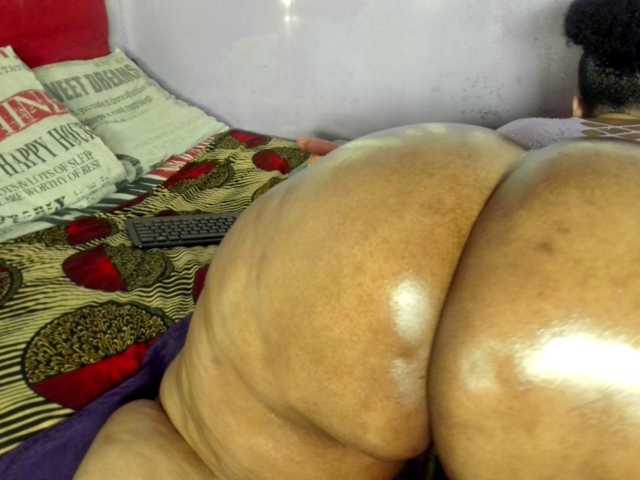 Big-Ass-Wilma, en directo ahora en BongaCams