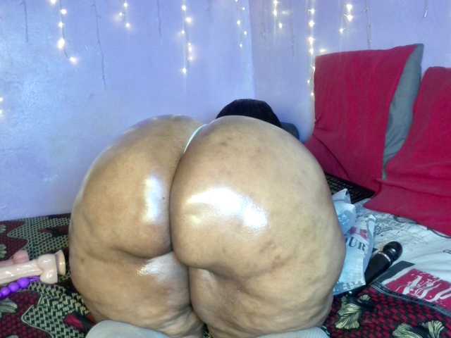 Big-Ass-Wilma live cam on BongaCams