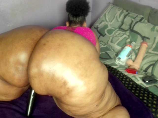 Big-Ass-Wilma live cam on BongaCams