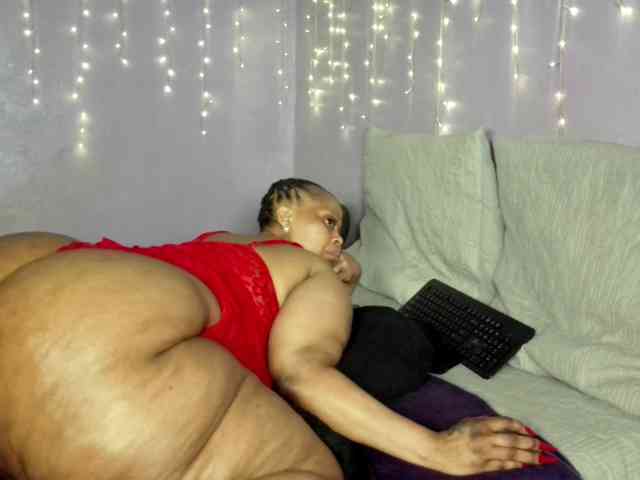 Big-Ass-Wilma Live Webcam on BongaCams