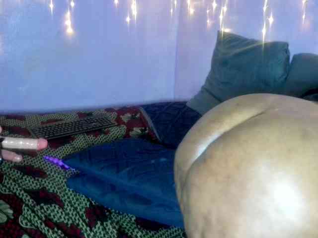 Big-Ass-Wilma webcam