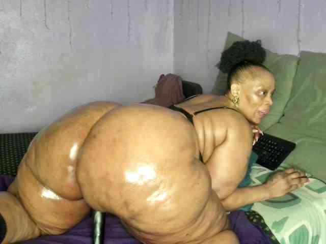 Big-Ass-Wilma webcam