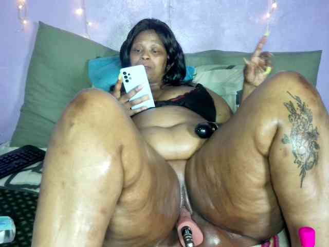 Big-Ass-Wilma webcam