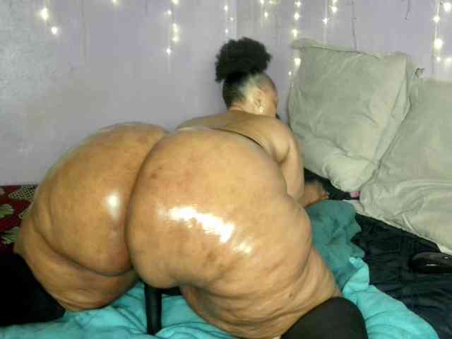 Big-Ass-Wilma Live Webcam on BongaCams