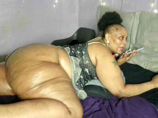 Big-Ass-Wilma webcam
