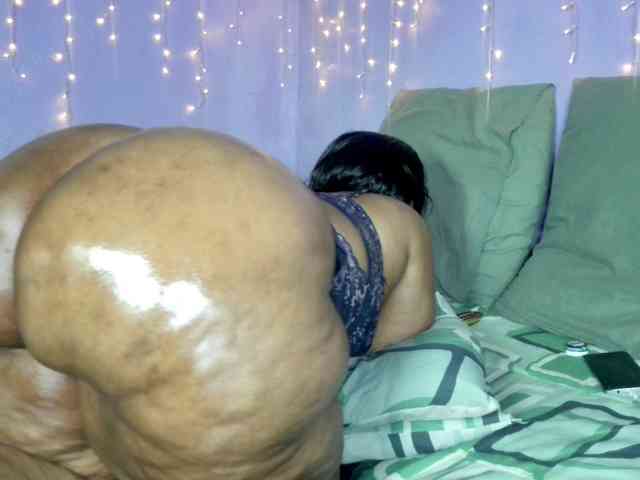 Big-Ass-Wilma webcam