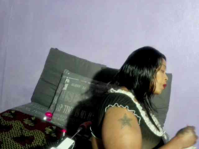 Big-Ass-Wilma webcam