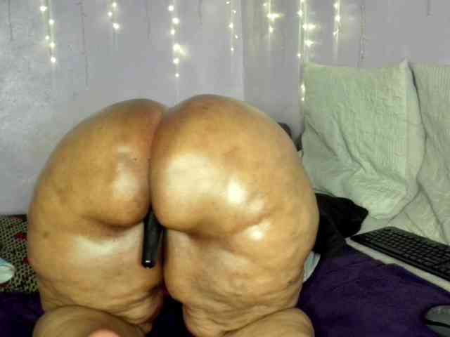 Big-Ass-Wilma's webcam live show