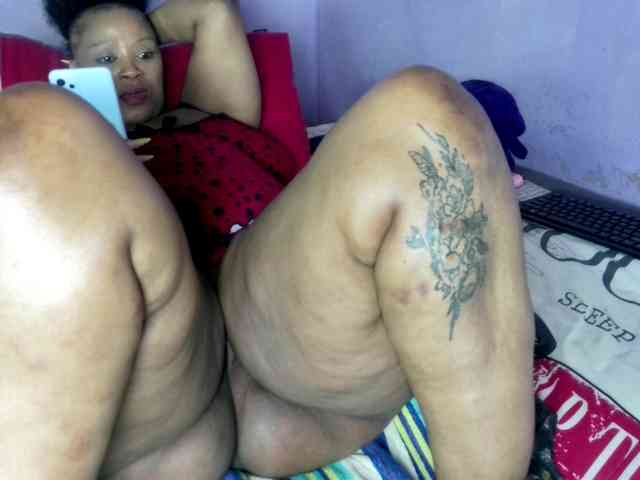 Big-Ass-Wilma webcam