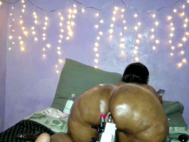 Big-Ass-Wilma webcam