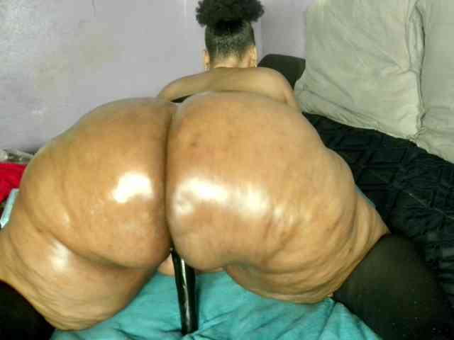 Big-Ass-Wilma Live Webcam on BongaCams