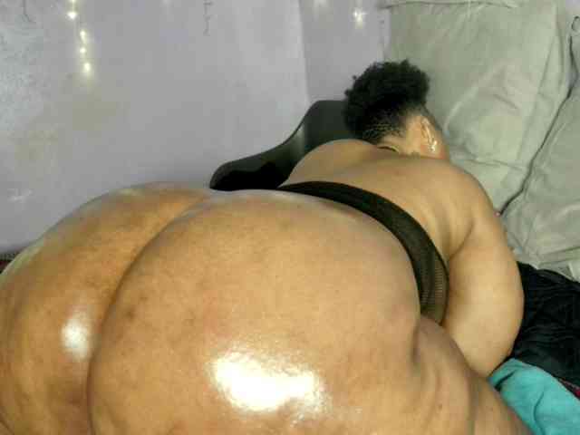 Big-Ass-Wilma Live Webcam on BongaCams
