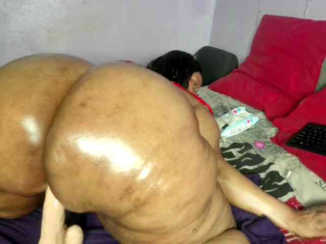 Big-Ass-Wilma webcam