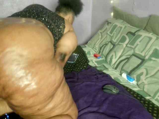 Big-Ass-Wilma webcam