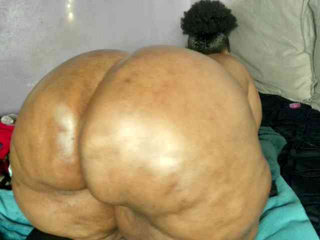 Big-Ass-Wilma Live Webcam on BongaCams