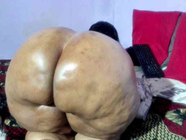 Big-Ass-Wilma webcam