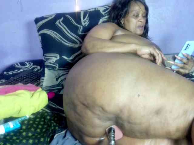 Big-Ass-Wilma webcam