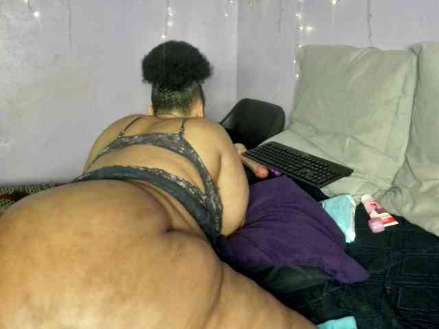 Big-Ass-Wilma Live Webcam on BongaCams