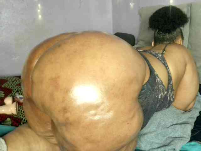 Big-Ass-Wilma webcam