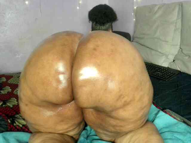 Big-Ass-Wilma Live Webcam on BongaCams