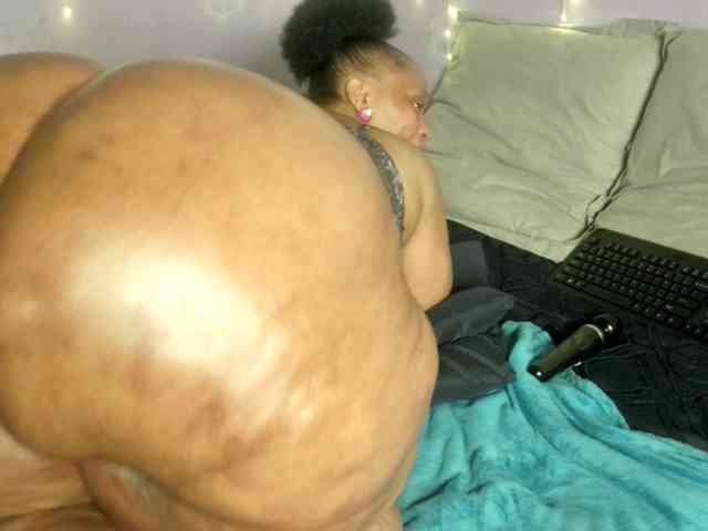 Big-Ass-Wilma webcam