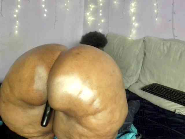 Big-Ass-Wilma webcam