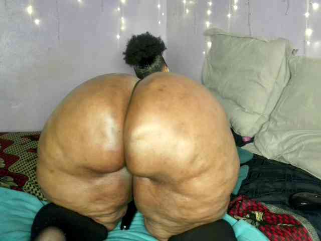Big-Ass-Wilma Live Webcam on BongaCams