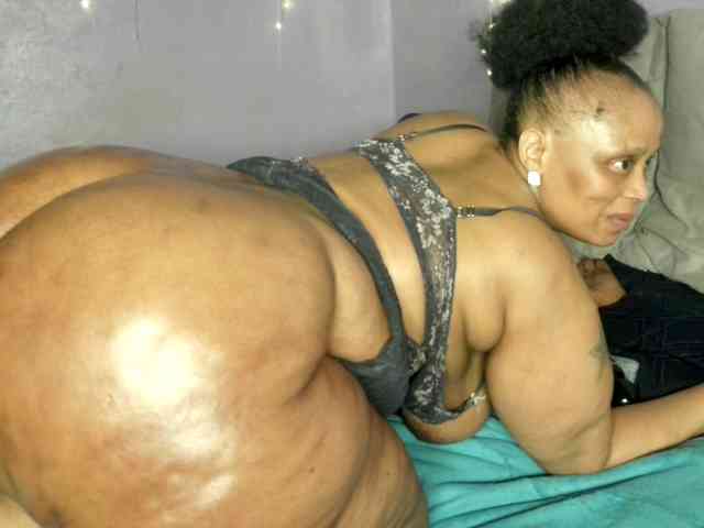 Big-Ass-Wilma webcam