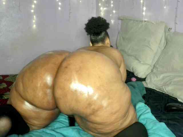 Big-Ass-Wilma Live Webcam on BongaCams