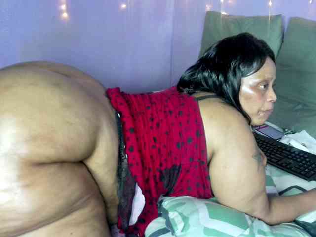 Big-Ass-Wilma webcam
