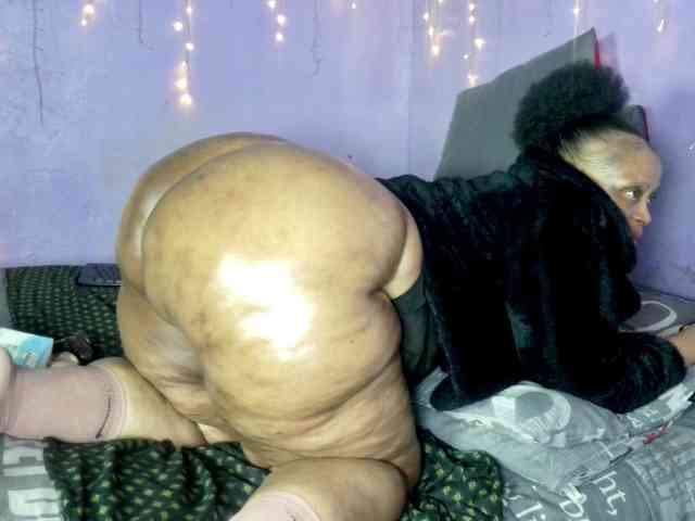 Big-Ass-Wilma webcam