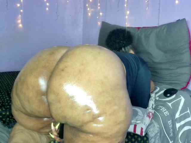 Big-Ass-Wilma Live Webcam on BongaCams