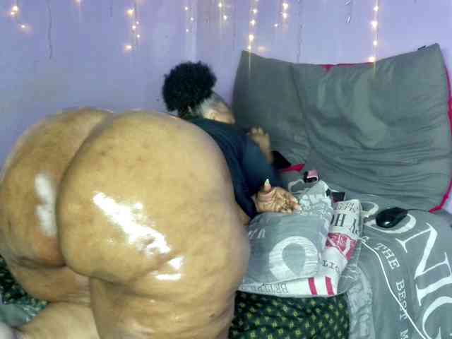Big-Ass-Wilma webcam