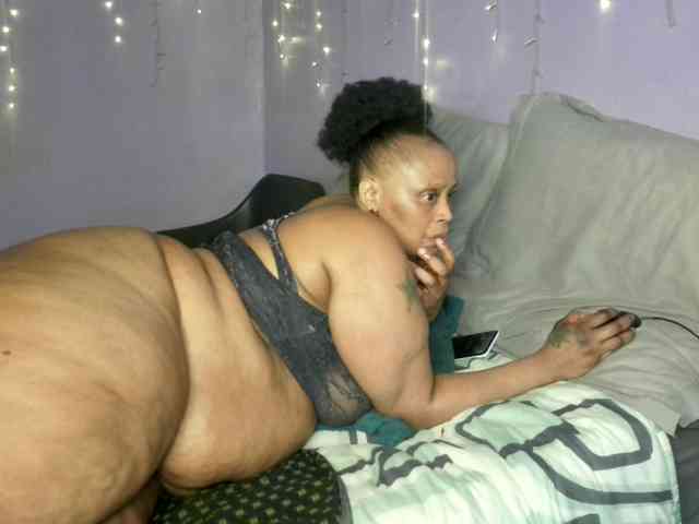 Big-Ass-Wilma webcam