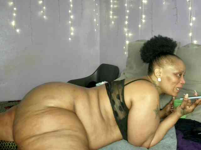 Big-Ass-Wilma webcam