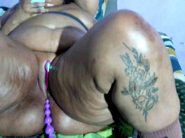 Big-Ass-Wilma webcam