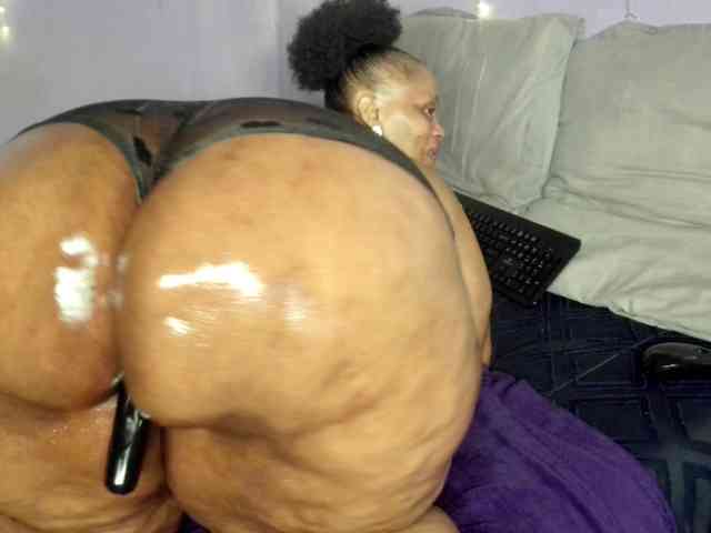 Big-Ass-Wilma webcam