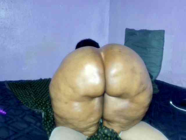 Big-Ass-Wilma webcam