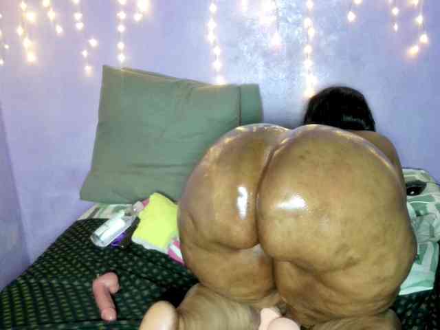 Big-Ass-Wilma webcam