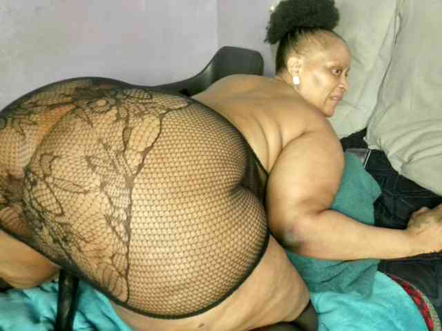 Big-Ass-Wilma Live Webcam on BongaCams