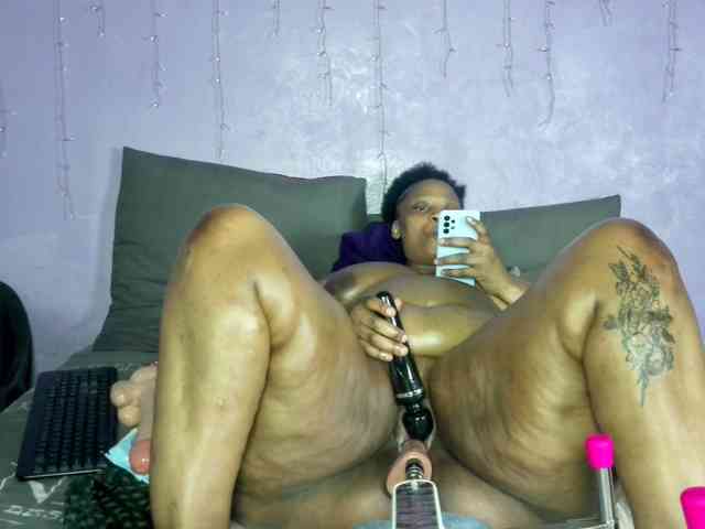Big-Ass-Wilma webcam