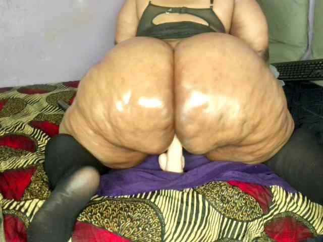 Big-Ass-Wilma webcam