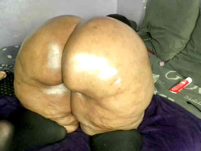 Big-Ass-Wilma webcam